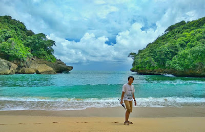 Foto Cantik Wisata Pantai Mbehi Malang