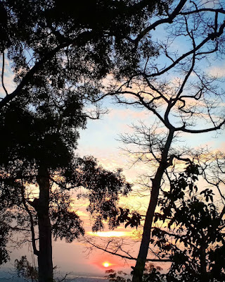 Foto Indah Bukit Condrodipo