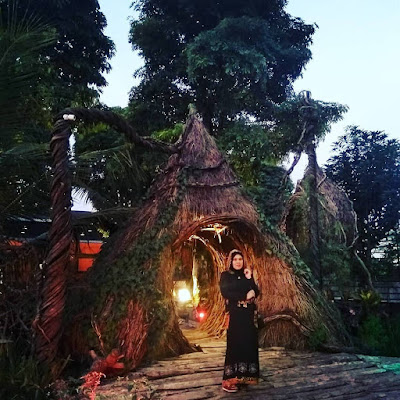 Selfie Park Taman Pule : Spot Foto Malam Hari