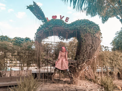 Selfie Park Taman Pule XT Square : Spot Love
