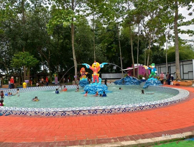 kolam renang wisata dunia candy