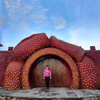 Small Garden Purwokerto : Gerbang Raflesia Arnoldi