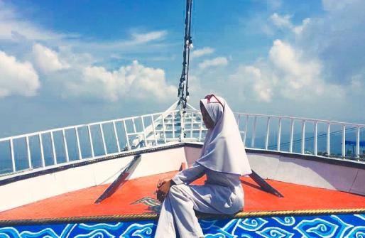 Miniatur Kapal Pondok Pinus Kuningan