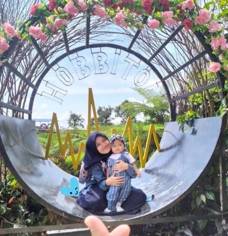 Hobbiton Pondok Pinus Kuningan