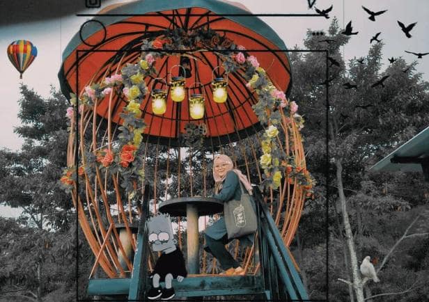 Sangkar Burung Pondok Pinus Kuningan