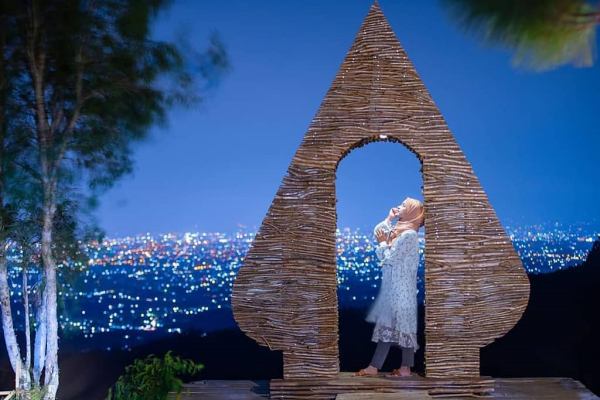 Wisata Hutan Pinus di Jogja