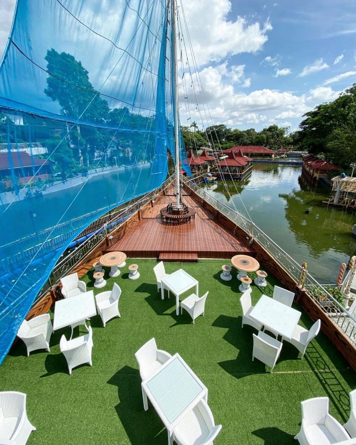 phinisi resto & coffee jogja