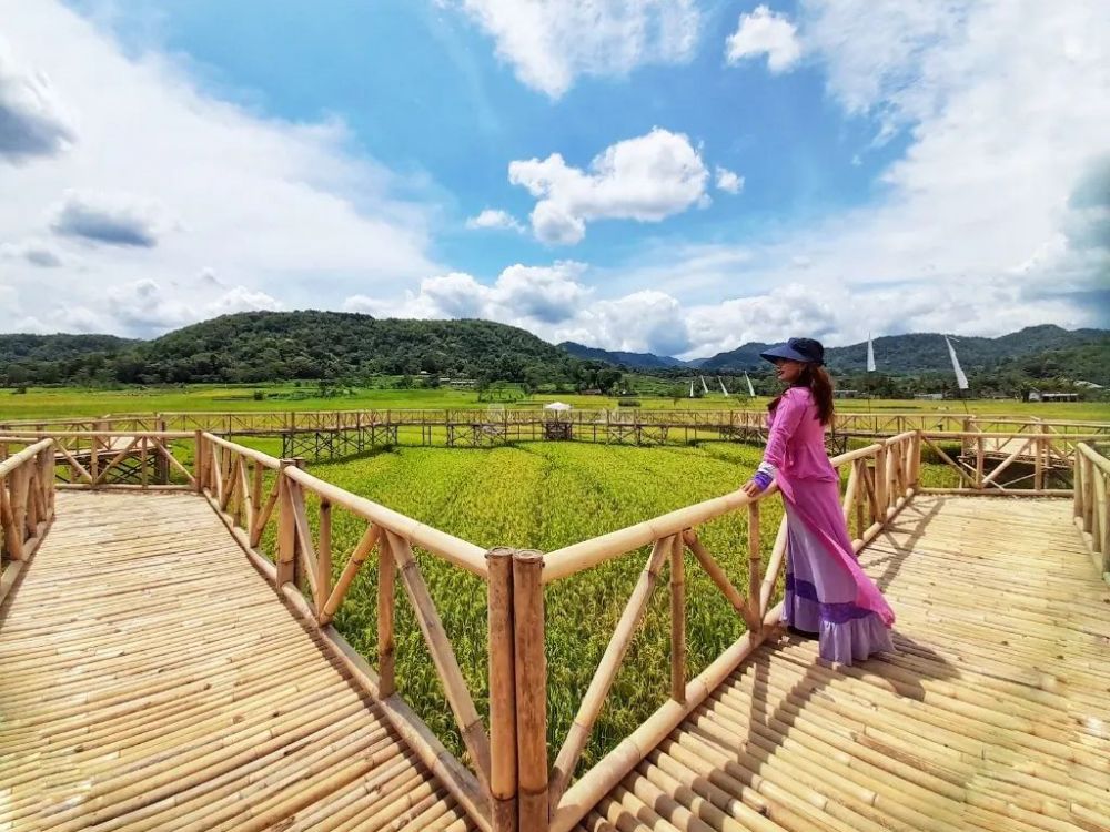 menoreh sky bridge jogja